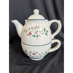 Pfaltzgraff Tea For One Pot & Cup Set Winterberry Holiday Single